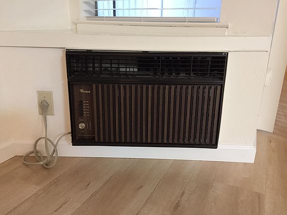 4th image of 1943 Mount Vernon Ct #143