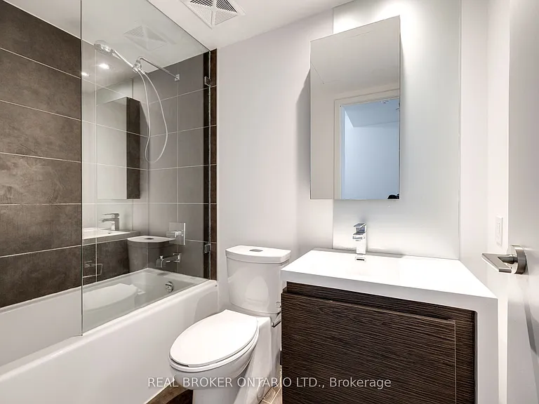 1030 King St W #Penthouse 25 — Photo 8