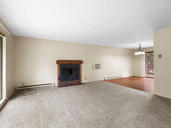 3rd image of 1018 S Robinhood St #1020
