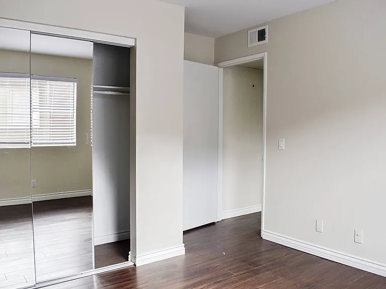 1010 Raleigh Street — Photo 9