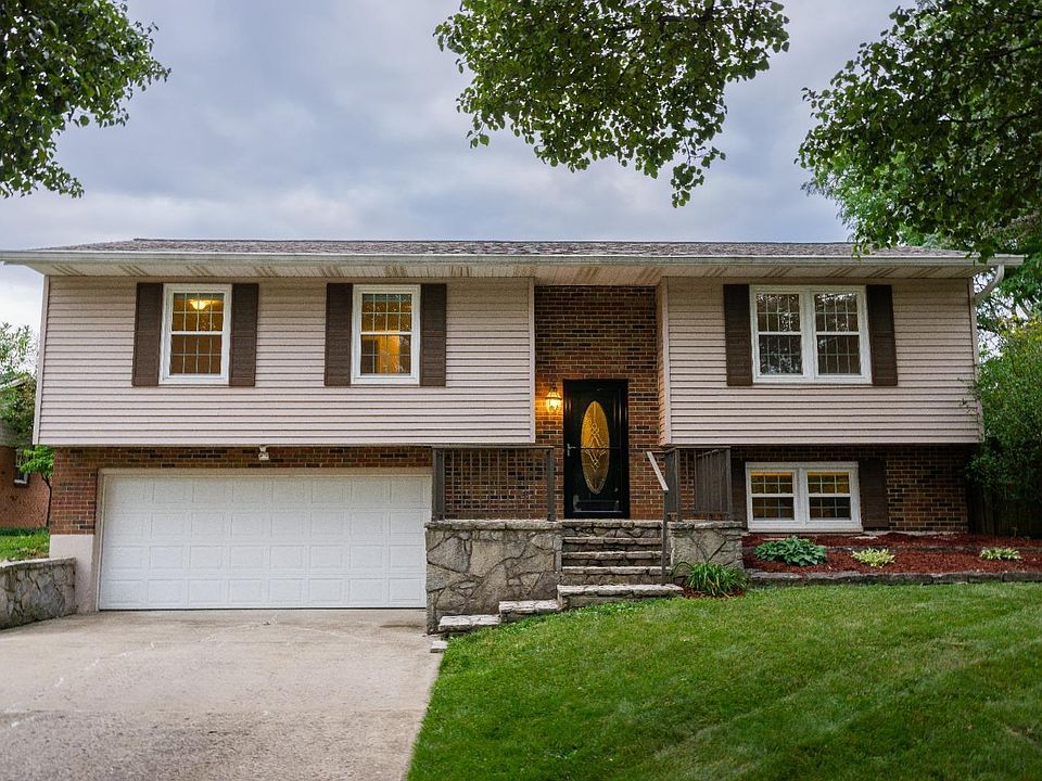 1st image of 207 Hallie Ct
