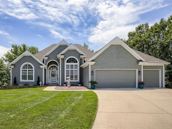 711 NW 51st St, Kansas City, MO 64118