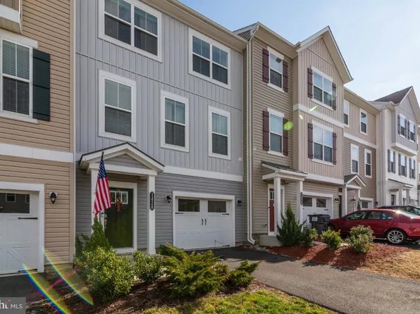 1428 Hudgins Farm Cir, Fredericksburg, VA 22408