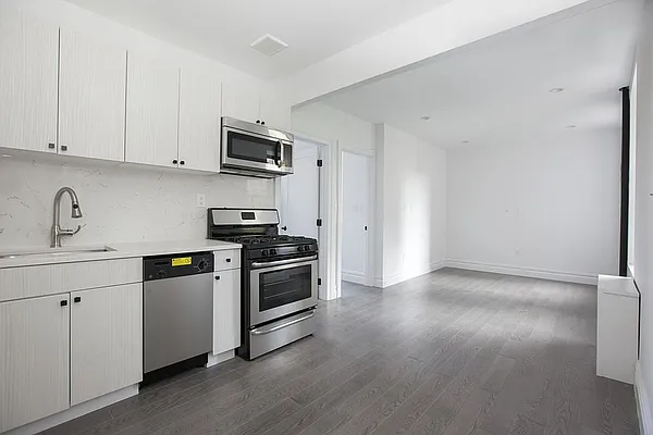 Rented by Platinum Properties | media 19