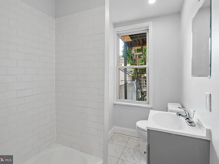 124 Lexington Ave #1 — Photo 12