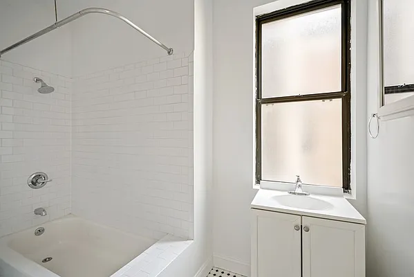 Rented by Cooper & Cooper Real Estate | media 11