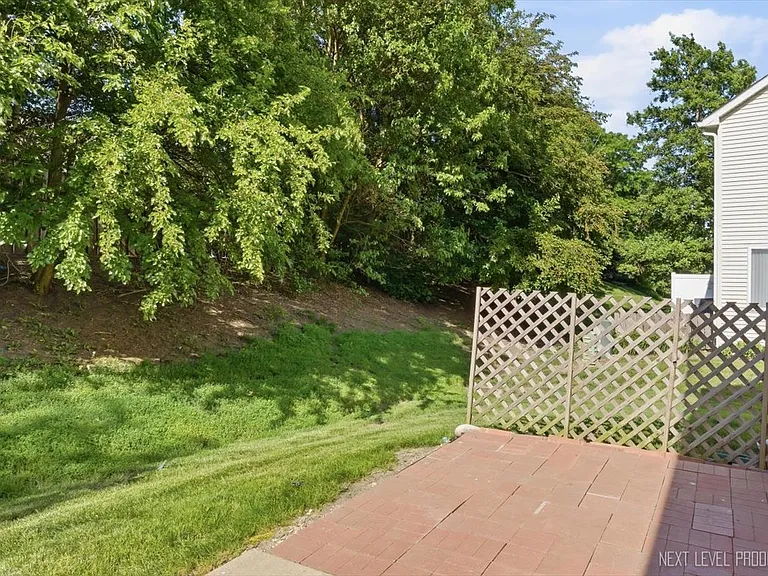 3044 Waters Edge Cir — Photo 25