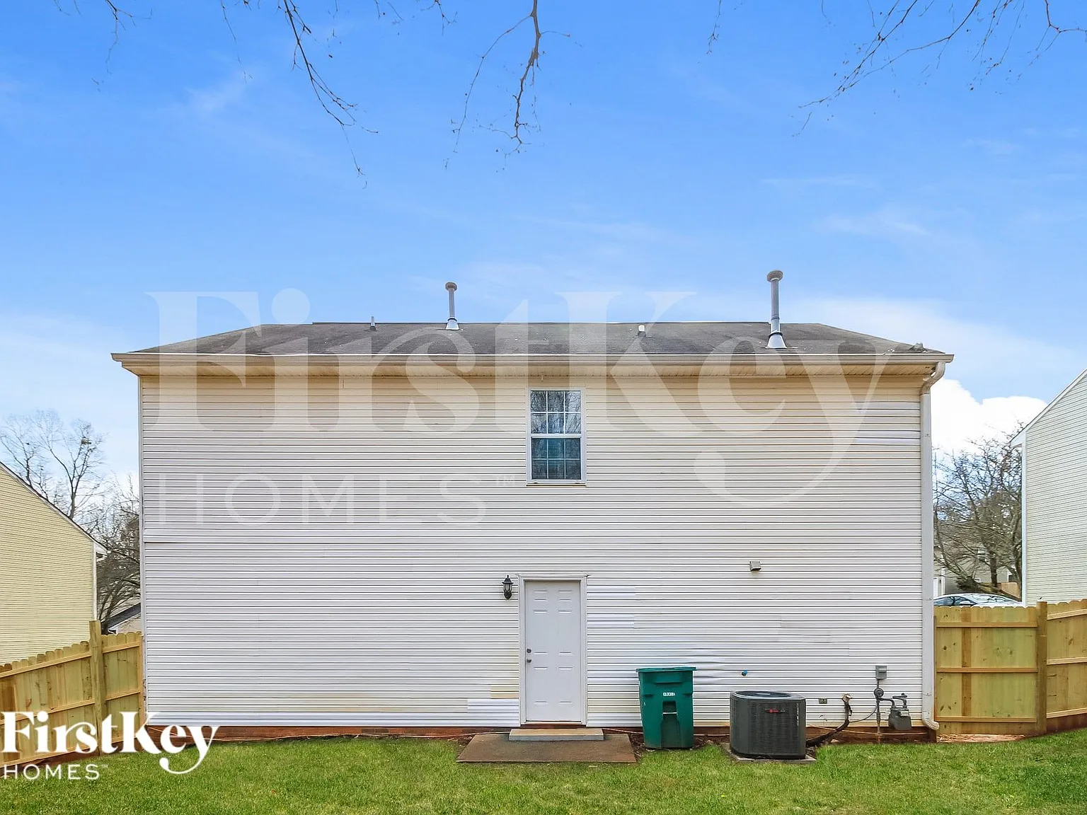 4 bed, 2.5 bath, 1550 sqft, $2,010 — Photo 1