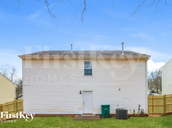 5840 Sir Knight Cir, Clemmons, NC 27012
