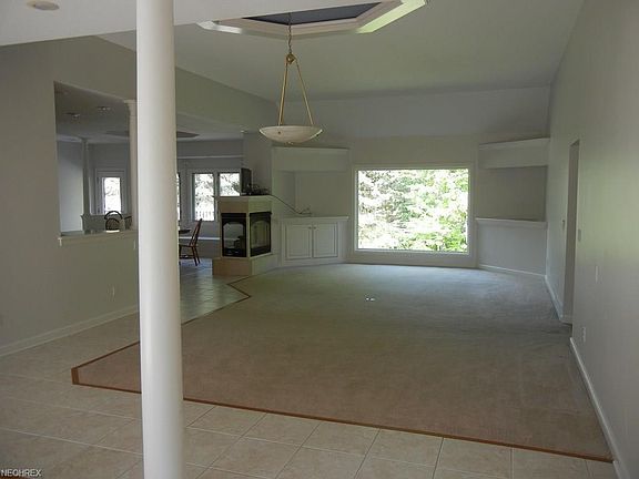 4th image of 16931 Sandy Springs Dr