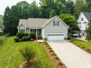 1050 Falling Leaf Ln, Winston Salem, NC 27107