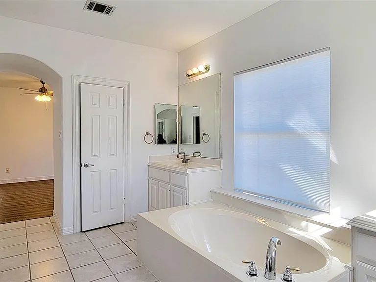 3907 Gaines Ct — Photo 18