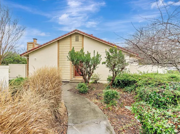 226 Park Place Drive, Petaluma, CA 94954