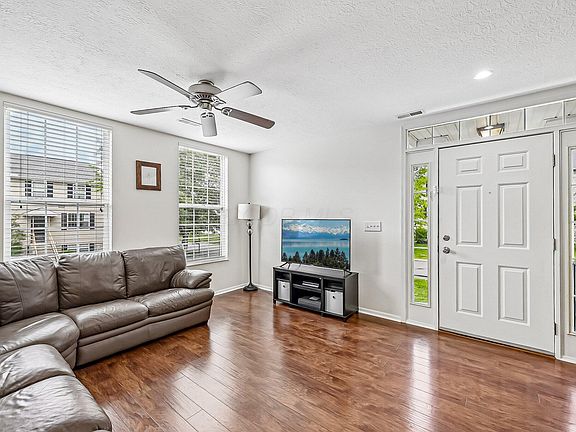 5th image of 312 Oxford Oak Dr