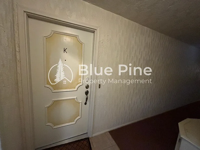 2 bed, 1.0 bath, 1476 sqft, $1,500 — Photo 4