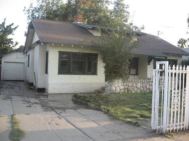1st image of 231 E 9th St