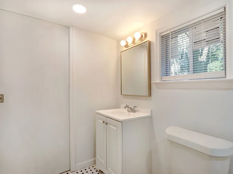2130 E Gwinnett St — Photo 3