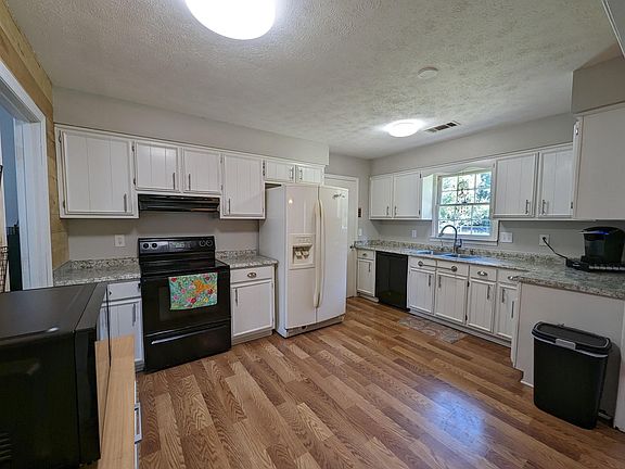 5th image of 106 Hazel Way