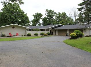 7686 Ravenwood Dr, Greenville, OH 45331