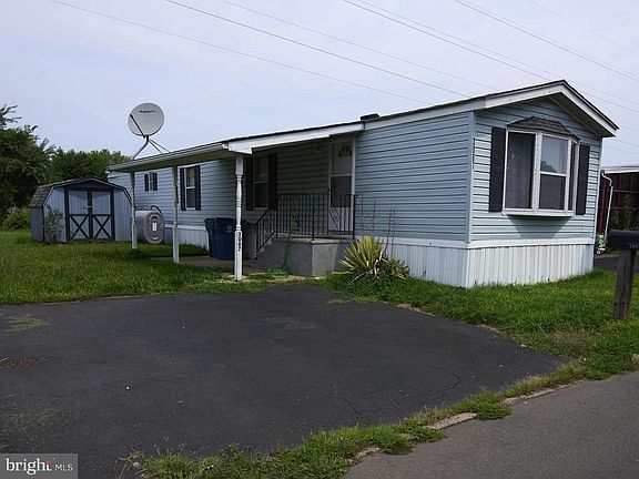 2nd image of 3067 Chandler Dr
