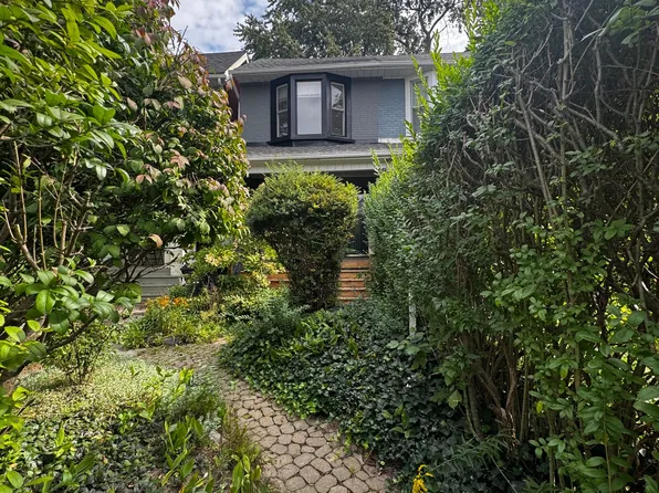 145 Eaton Ave, Toronto, ON M4J 2Z9