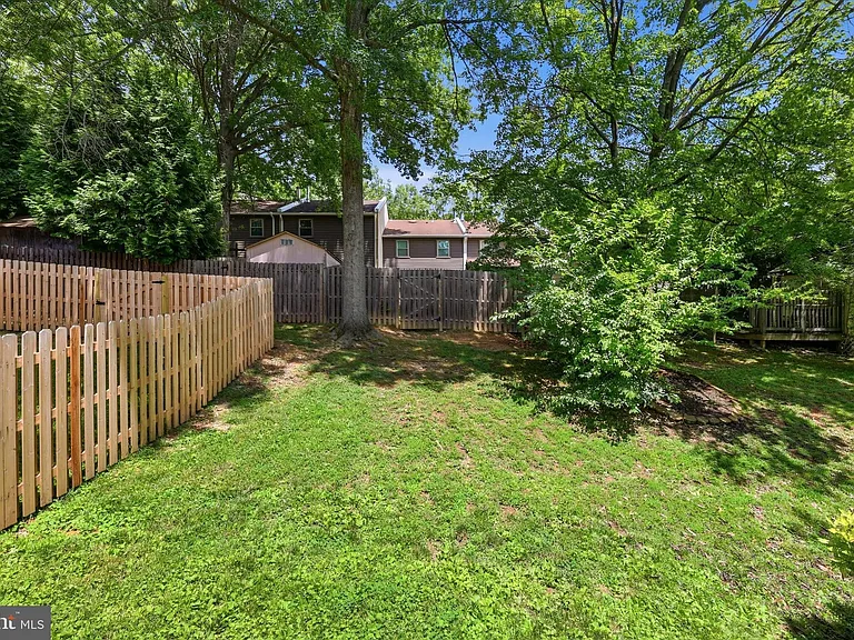 106 Woodside Cir — Photo 24