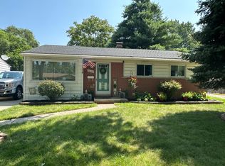 26104 Tawas St, Madison Heights, MI