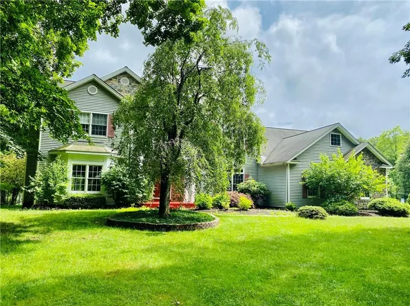 334 Overlook Road, Pleasant Valley, NY 12569