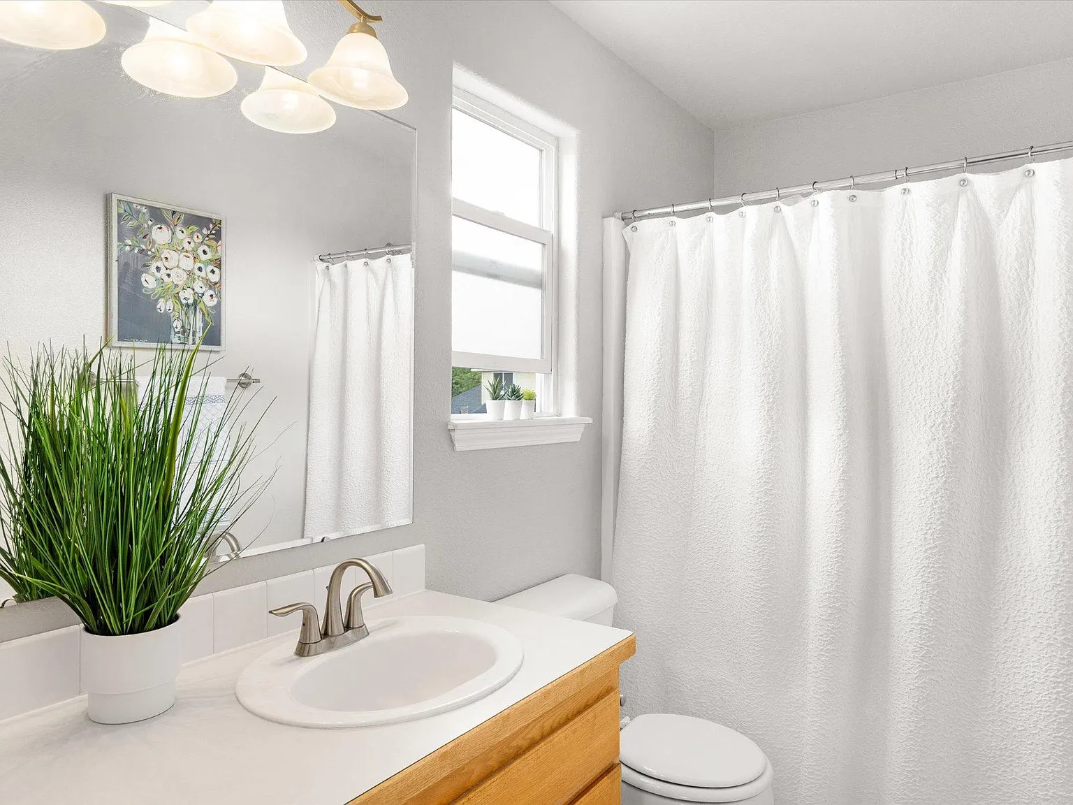 4 bed, 2.5 bath, 1576 sqft, $6,400 — Photo 4