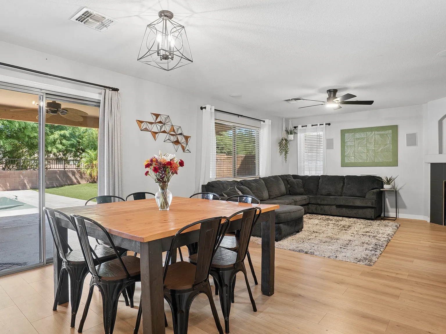 4 bed, 2.5 bath, 2232 sqft, $3,000 — Photo 4