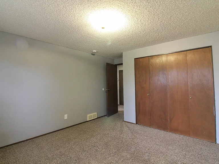 411 Snyder St — Photo 9