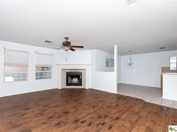 4th image of 4100 Rainlily St