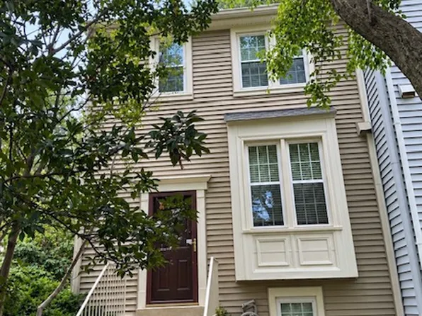 27 Fendall Ave, Alexandria, VA 22304