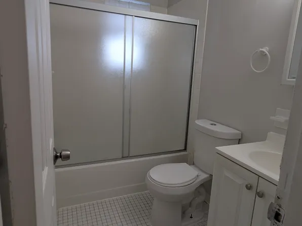 289 Main St, Spotswood, NJ 08884