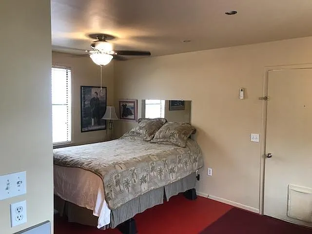 Studio, 400 sqft, $1,025 — Photo 3