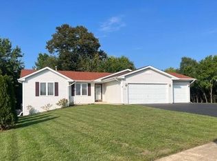 2650 Whitmire Dr, Rockford, IL 61109