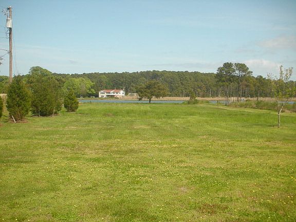 2nd image of 28 Ashley Cove Ln