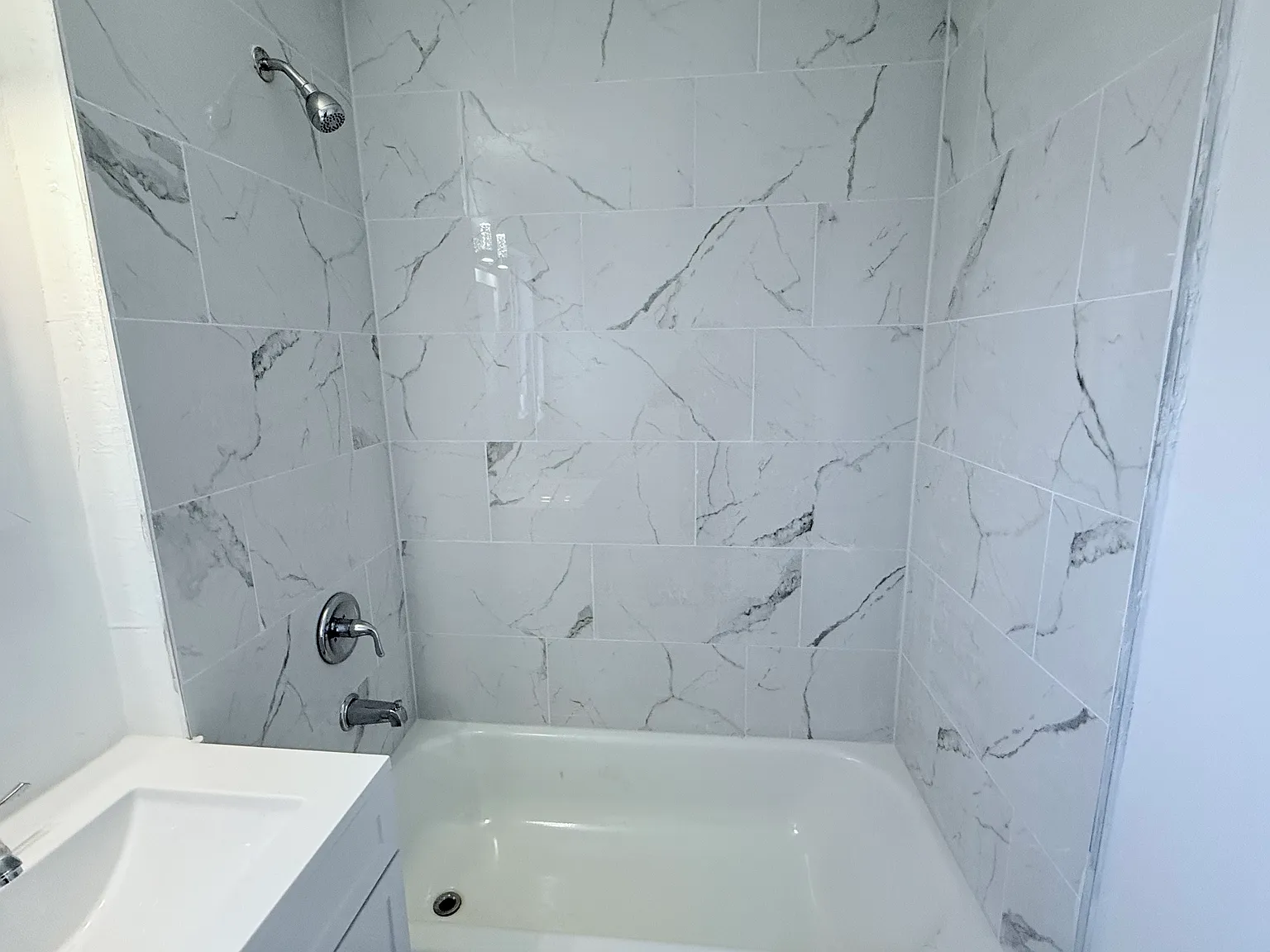 2 bed, 800 sqft, $1,200 — Photo 2