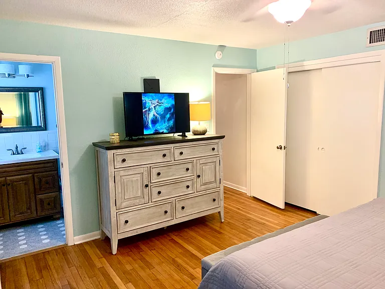 148 Overbrook Dr E — Photo 13