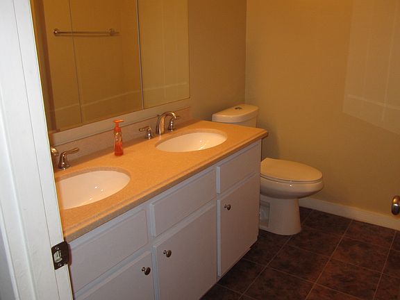 4th image of 2537 W Gardenia Dr