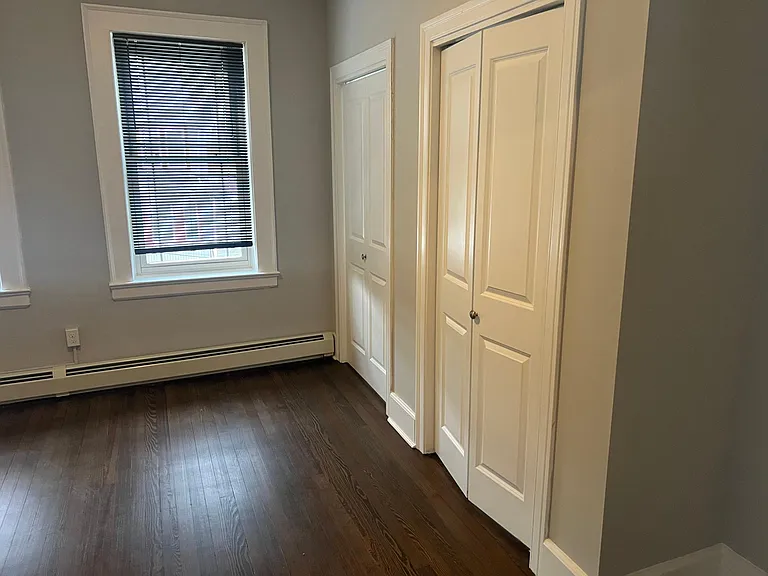 32 Monroe Pl — Photo 6