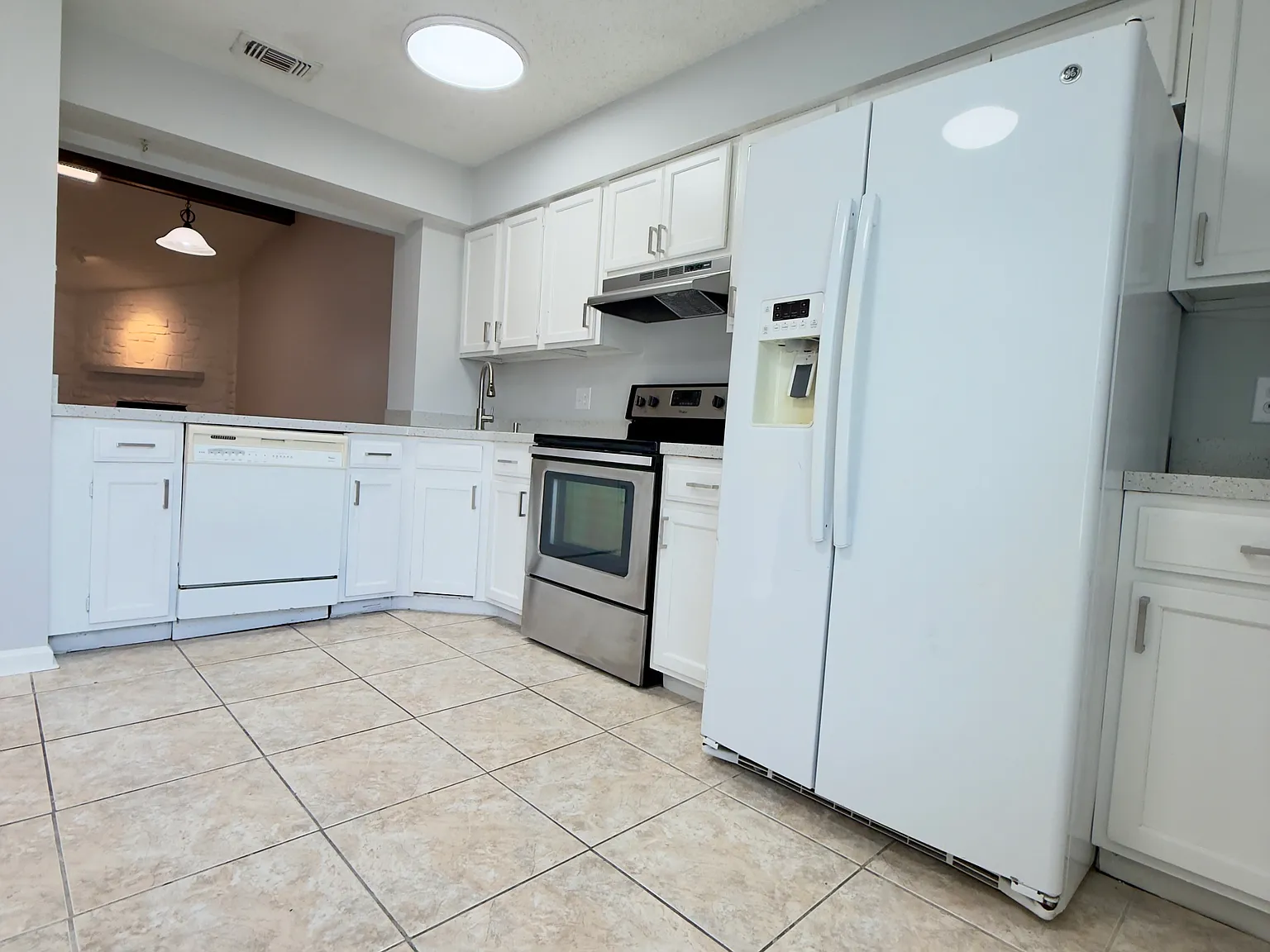 2 bed, 1098 sqft, $1,700 — Photo 1