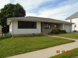 204 3rd Ave SW, Worthington, IA 52078