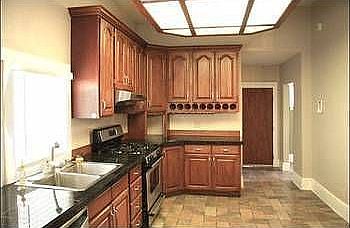 5th image of 654 E 3rd Ave