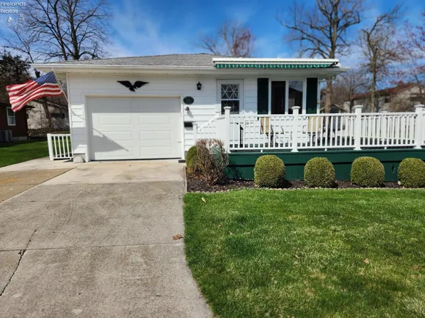 605 Stoutenberg Dr, Lakeside Marblehead, OH 43440