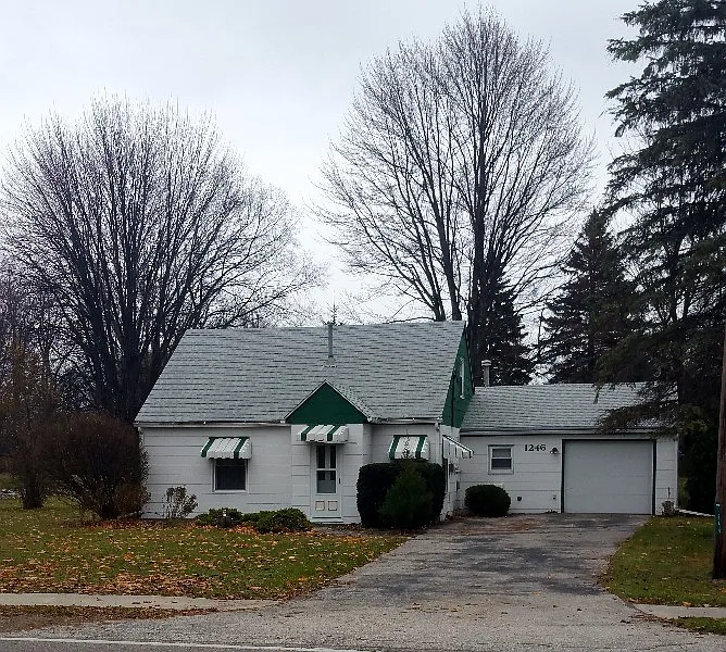 1246 N Scheurmann Rd photo 1