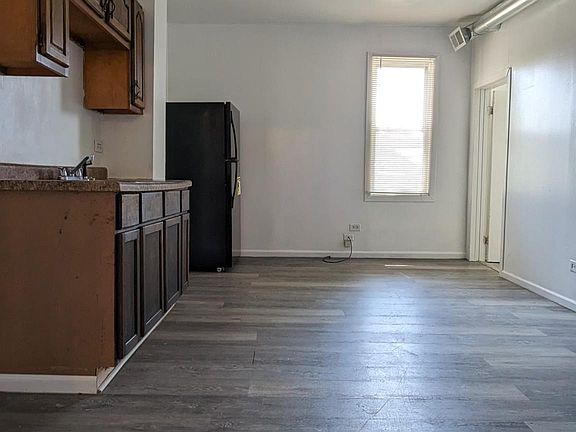4th image of 4447 W Carroll Ave #2