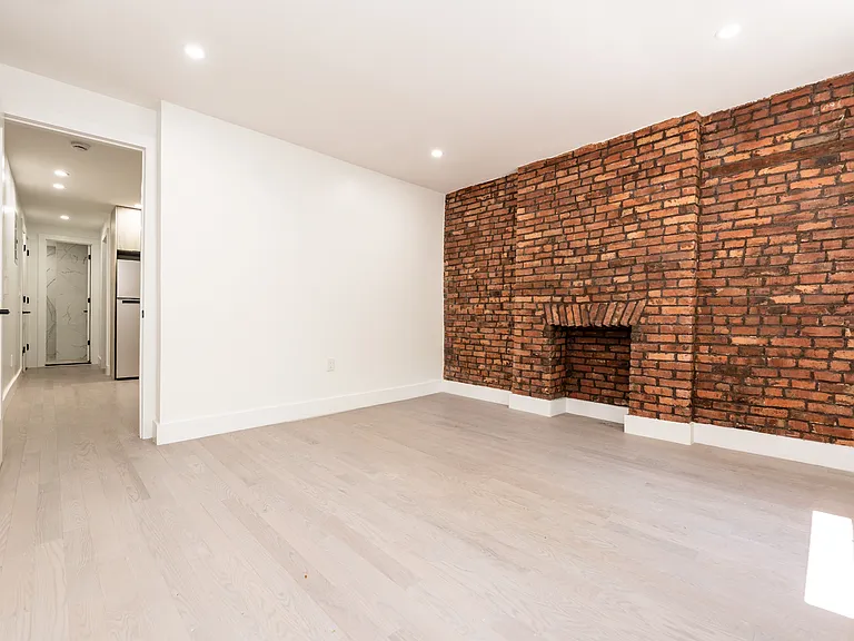 53 Clifton Pl #3 — Photo 2