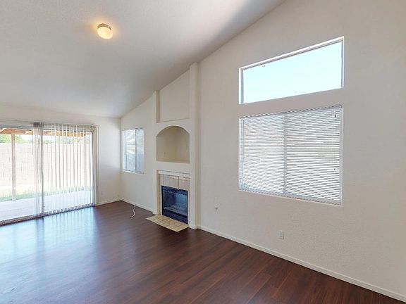 3rd image of 4001 E Ogden Ave