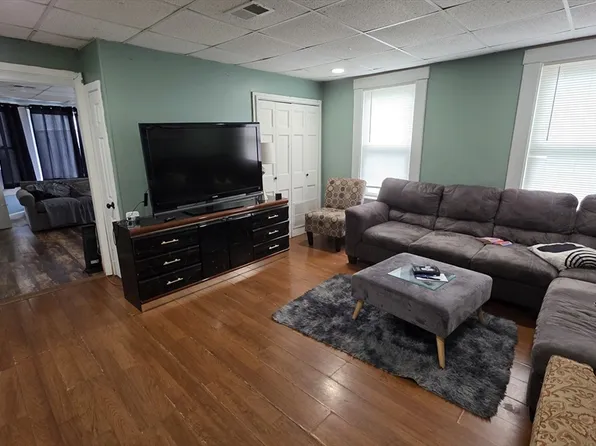 155 Grant St, Fall River, MA 02721